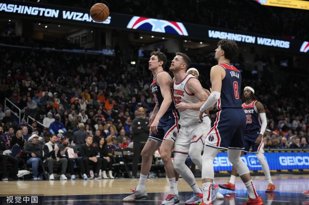 名上稍低於 名上稍低於